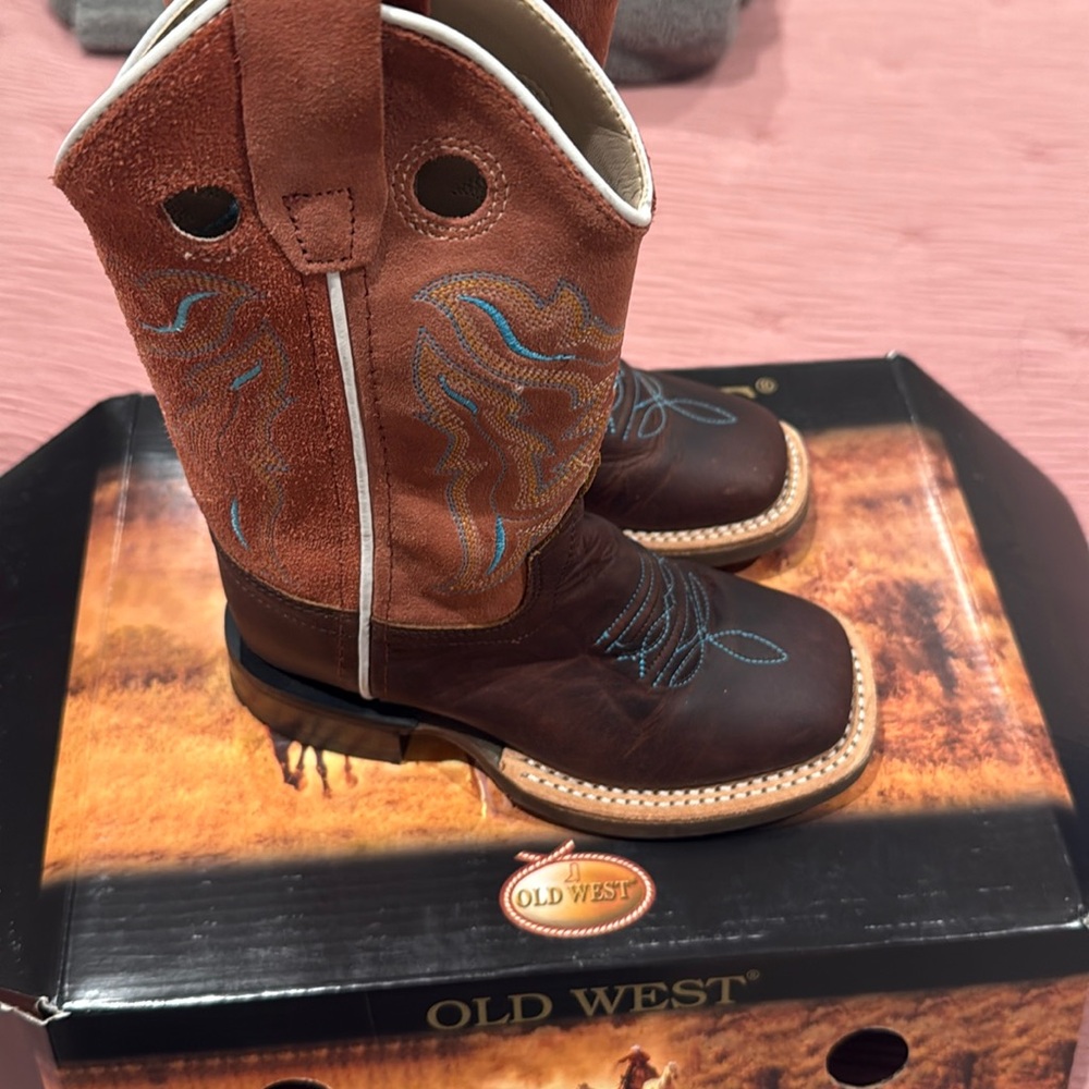 Toddler girl leather boots. Never worn